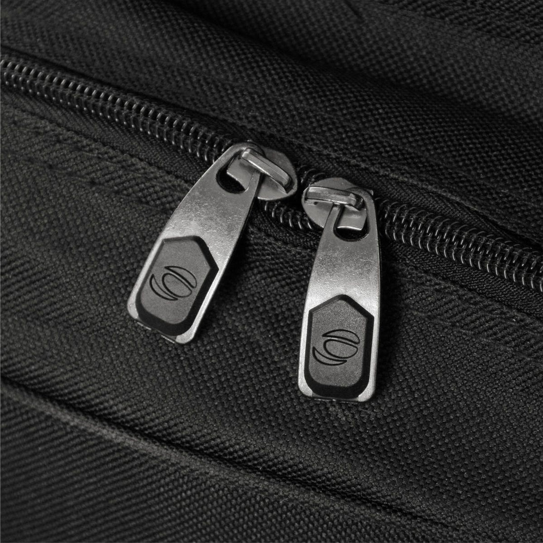 Orlimar logos on the heavy duty zippers of an Orlimar 6.0 Deluxe Wheeled Golf Travel Cover